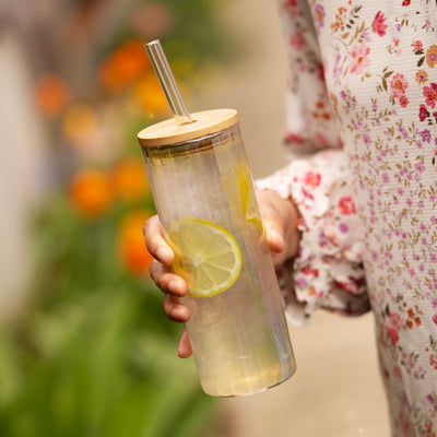 ICE COFFEE GLASSES WITH STRAW AND LID - This iced coffee glass set makes the perfect drinking glass tumbler with straw and lid. A glass tumbler with lid is great for bringing smoothies, iced tea, or other beverages on the go. 