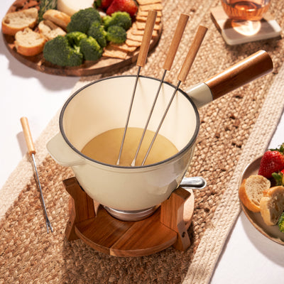 FONDUE POT SET COOKING IDEAS: Enjoy the traditional fondue pot at home with this rustic farmhouse fondue set. Enjoy the European feel of artisanal fondue, from cheese fondue to chocolate fondue. Great fun home gadgets for family night ideas or date night.