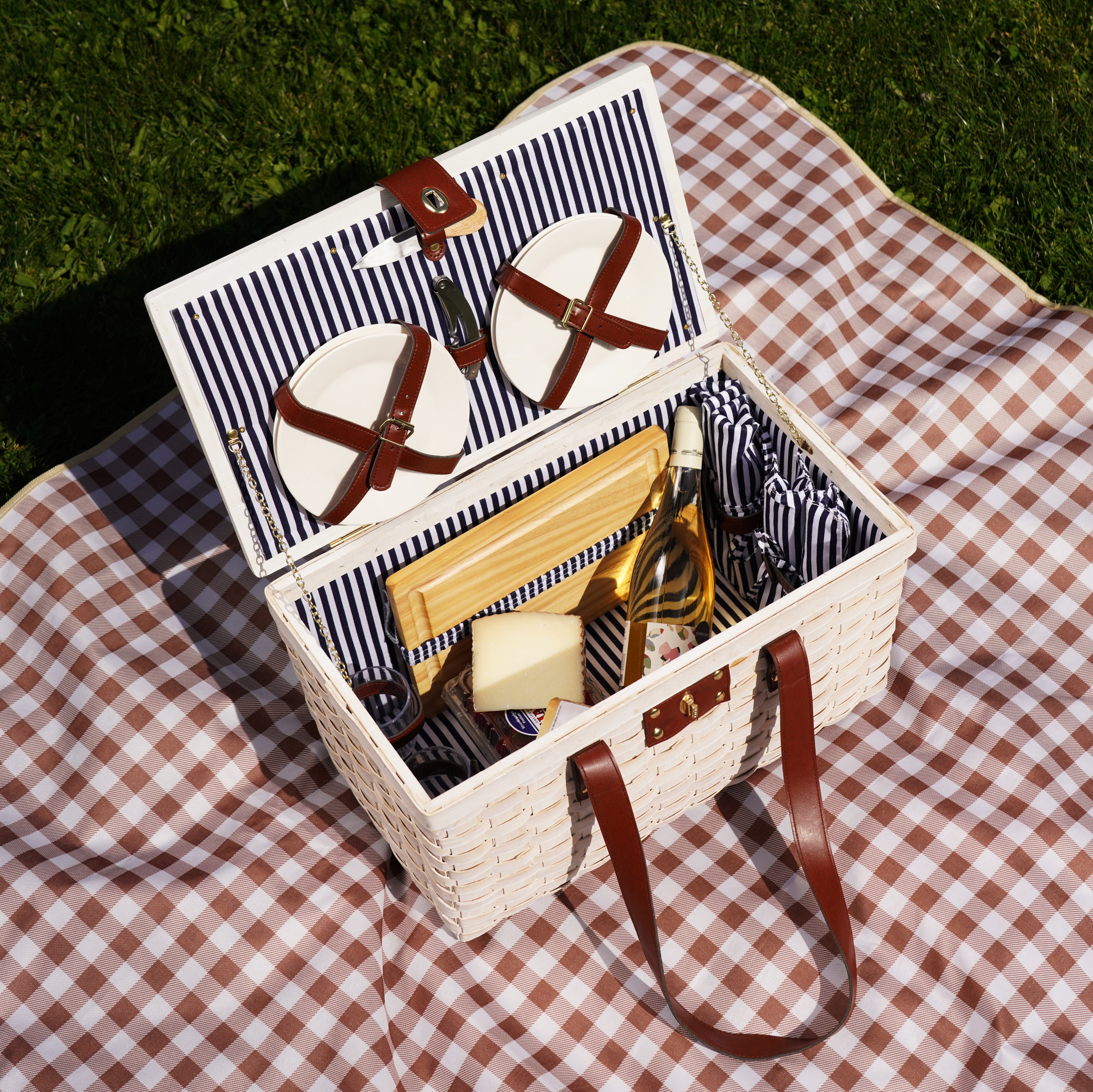Tahoe Cream Picnic Basket for Four - Thumbnail 4