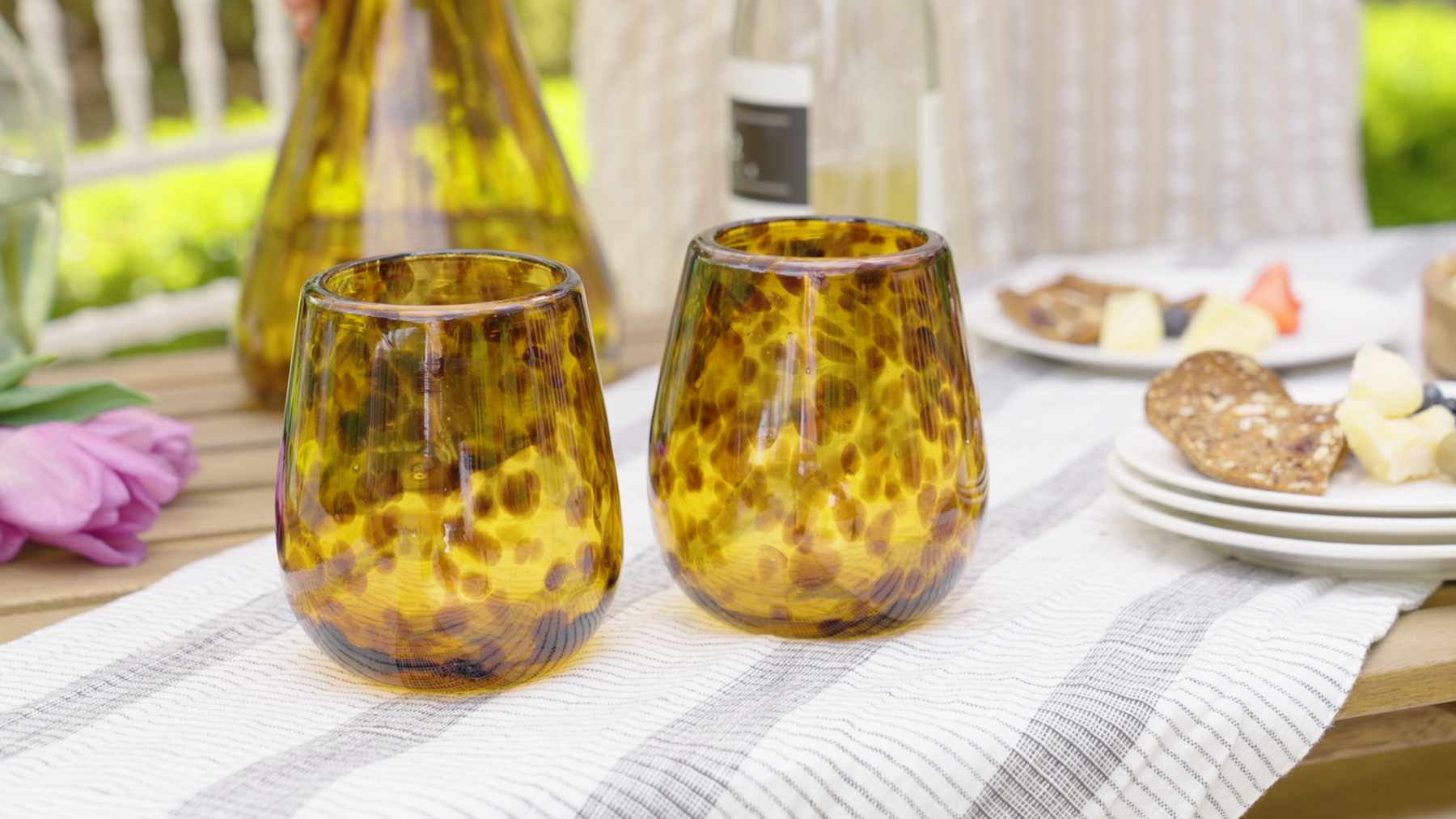 Segunda Vida Rosado Stemless Wine Glasses Set - Hand Blown Colorful Wine  Glasses- Purple 100% Recycled Glassware Made in Mexico 13oz Set of 2 –  Twine Living