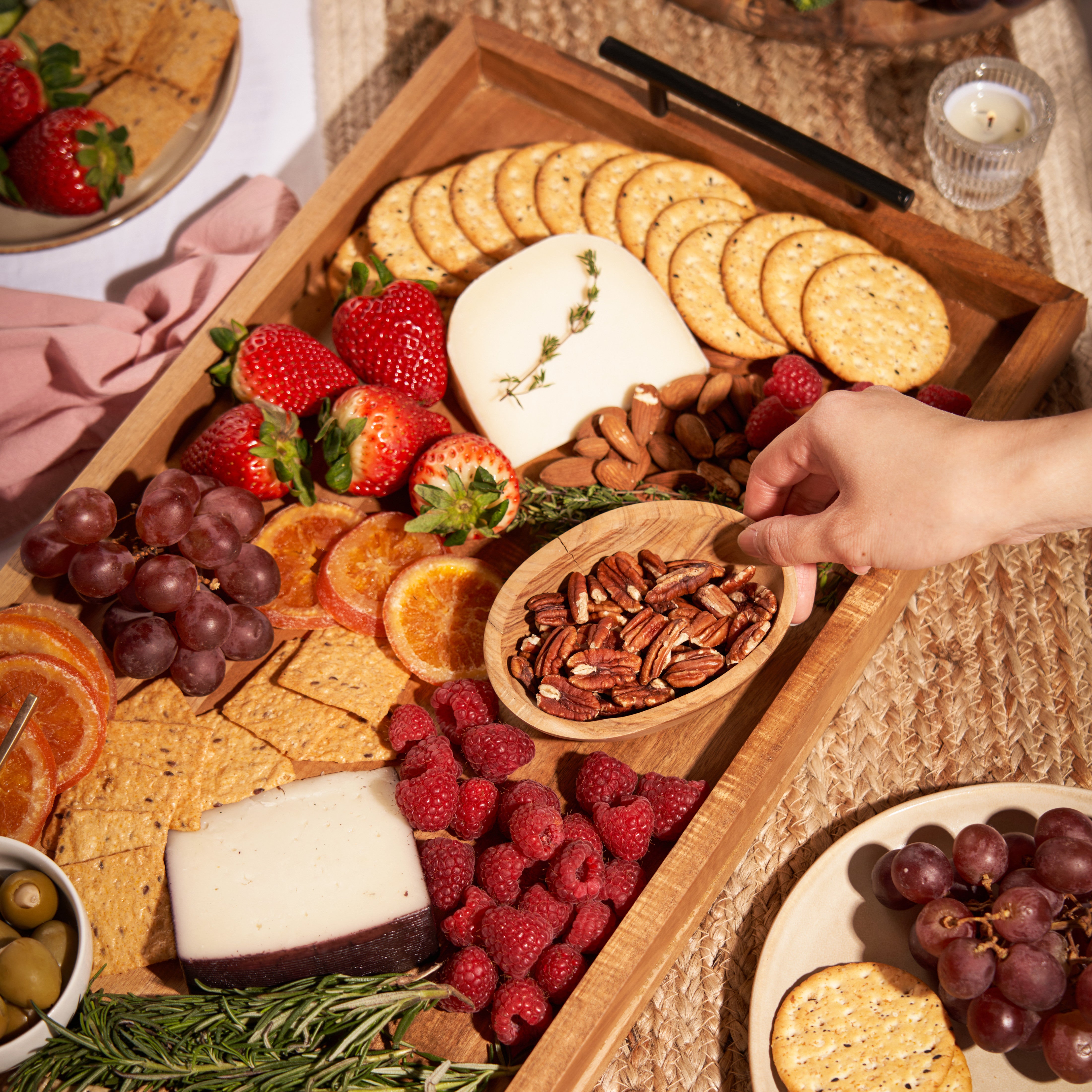 Twine Modern Manor Longboard Cheese Platter with Handles