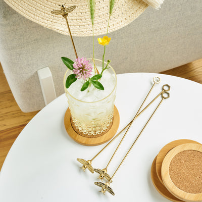 GOLD COCKTAIL STIR STICKS WITH HONEYBEE DETAILS - Add a finishing touch to your carefully crafted cocktails with these gold bee drink stirrers. Perfect for stirring gin and tonics, these long stir sticks are topped with a detailed gold bee.